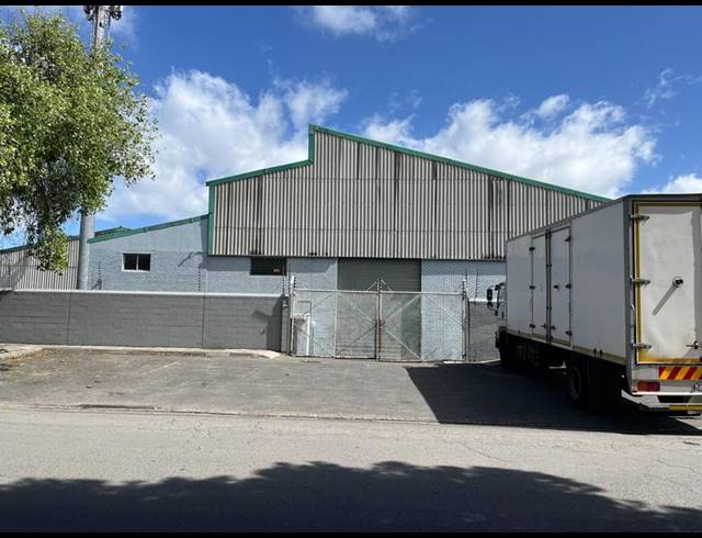INDUSTRIAL PROPERTY TO RENT IN EPPING